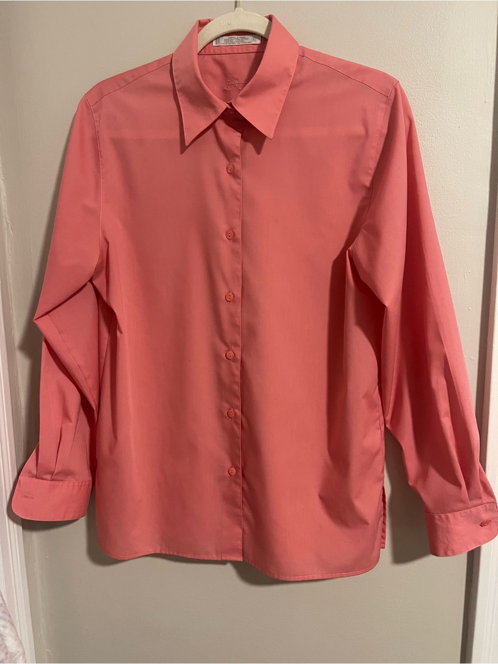 Foxcroft Wrinkle Free Coral Pink Button Down Shirt Size 8